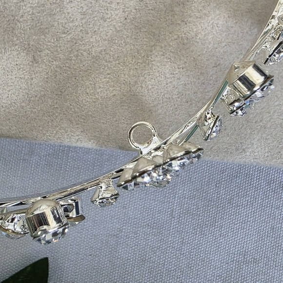 Silver with Rhimestone Flower Design Crown - Picture 6 of 11